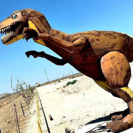 T-Rex Lodge Crane Bagian luar foto
