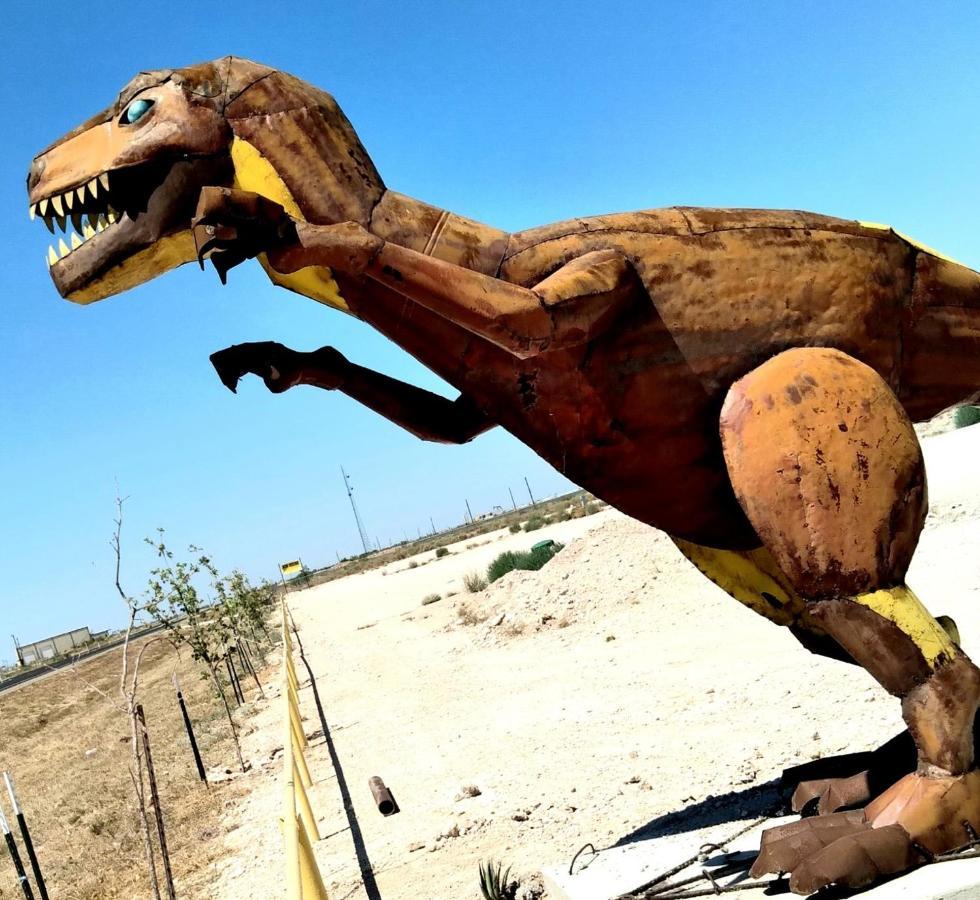 T-Rex Lodge Crane Bagian luar foto